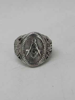 Vintage Silver Tone Freemason Ring Masonic Signet Fraternity Crest Size 10 Mason
